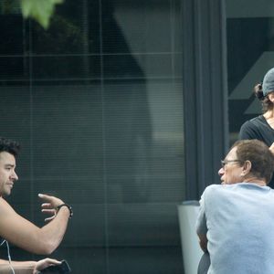 Exclusif - Jean-Claude Van Damme avec sa femme Gladys et son fils Kristopher, lors d'une journée de travail dans un studio de voice over (doublage de voix) pour son prochain film " The Bouncer " à Bruxelles le 30 mai 2018.
Crédit : Agence / Bestimage