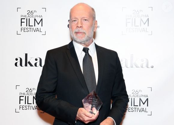 Bruce Willis atteint d'aphasie

Bruce Willis à la 2ème soirée annuelle Luminere Award de M. Night Shyamalan au 26ème Festival du Film de Philadelphie.