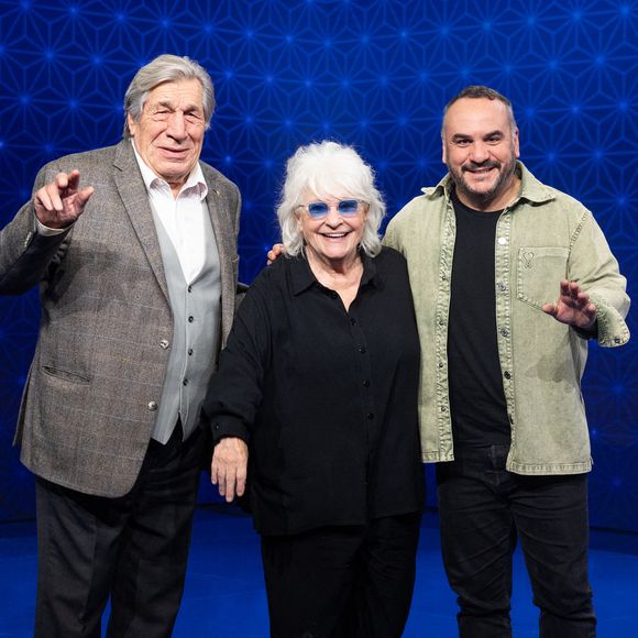 Exclusif - Jean-Pierre Castaldi, Catherine Lara, François-Xavier Demaison en backstage de l'enregistrement de l'émission "La Boîte à secrets", présentée par F.Bollaert et diffusée le 9 janvier 2026 sur France 3, dans les studios du Lendit à Saint-Denis, France, le 2 décembre 2025. © Cyril Moreau/Bestimage