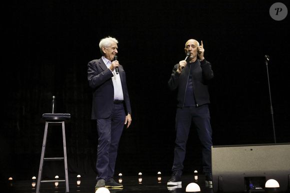 Gad Elmaleh a donné une représentation de son spectacle puis l'a fait monter sur scène

Gad Elmaleh célèbre les cinquante ans de carrière de Gilbert Coullier sur la scène du Zenith de Rouen à la fin de son spectacle "Lui même". Jack Tribeca / Bestimage