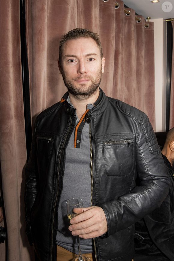 Fred Cauvin (ex de Loana) - Nalia Events et Samkaz (Samia) ont organisé une soirée afin de faire découvrir quelques jeunes créateurs, l'occasion de réunir aussi pour une soirée dinatoire "avec masque" quelques people pour admirer les robes et les mannequins à Paris le 12 octobre 2020.
© Jack Tribeca / Bestimage