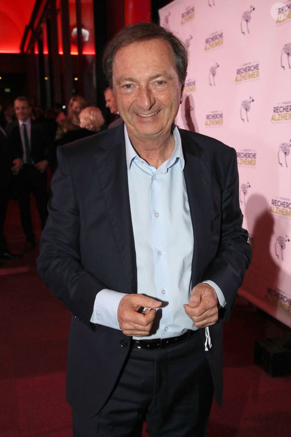 Michel-Edouard Leclerc - Photocall du XVème gala pour la Fondation Recherche Alzheimer à l'Olympia à Paris le 14 mars 2022. Sous la direction artistique de P. Souchon, des grands noms de la chanson française se mobilisent autour d'un concert sur le thème "2 générations chantent pour la 3ème". L'intégralité des bénéfices de cette soirée servira à financer la recherche sur la maladie d'Alzheimer. © Bertrand Rindoff/Bestimage