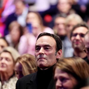 Exclusif - Anthony Delon lors de la soirée hommage Ciné-concert symphonique "Alain Delon, le dernier Samouraï" au palais des congrès à Paris le 8 novembre 2024 le jour de son anniversaire. Pour cette soirée, le chef d'orchestre Vahan Mardirossian a dirigé l'orchestre symphonique de Douai.

© Jacovides / Moreau / Bestimage