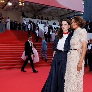 Juliette Binoche, Halle Berry - Montée des marches de la cérémonie de clôture du 78ème Festival International du Film de Cannes, au Palais des Festivals à Cannes. Le 24 mai 2025
© Jacovides-Moreau / Bestimage