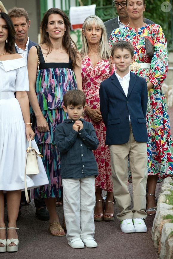 Charlotte Casiraghi, Raphael Elmaleh et Balthazar Rassam lors du traditionnel pique-nique de Monaco le 9 septembre 2023 à Monaco. Photo Pierre Villard/Pool/ABACAPRESS.COM