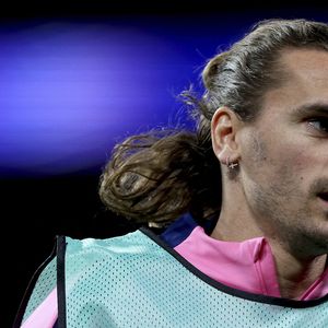 Antoine Griezmann, joueur de l'Atlético de Madrid. Le Real Madrid bat l'Atlético de Madrid 2-1 en huitième de finale de la Ligue des Champions, 1ère journée sur 2, au stade Santiago Bernabéu dans la capitale du Royaume d'Espagne. Rodrygo 4' et Brahim Diaz 55' ont marqué pour le Real Madrid et Julian Alvarez 32' pour l'Atlético de Madrid. Photo : Juan Carlos Rojas
