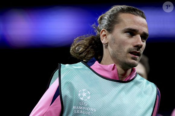 Antoine Griezmann, joueur de l'Atlético de Madrid. Le Real Madrid bat l'Atlético de Madrid 2-1 en huitième de finale de la Ligue des Champions, 1ère journée sur 2, au stade Santiago Bernabéu dans la capitale du Royaume d'Espagne. Rodrygo 4' et Brahim Diaz 55' ont marqué pour le Real Madrid et Julian Alvarez 32' pour l'Atlético de Madrid. Photo : Juan Carlos Rojas