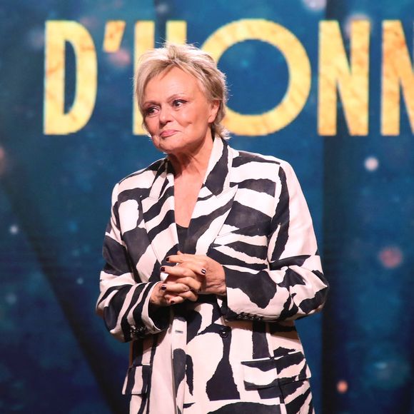 Muriel Robin reçoit un Molière d'honneur - 37ème Nuit des Molières aux Folies Bergère à Paris, France, le 04 Mai 2026.

© Bertrand Rindoff / Bestimage