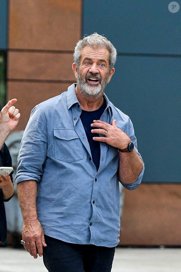 Exclusif - Mel Gibson lors du tournage du film "On the Line" à La Défense. © Pierre Perusseau / Bestimage