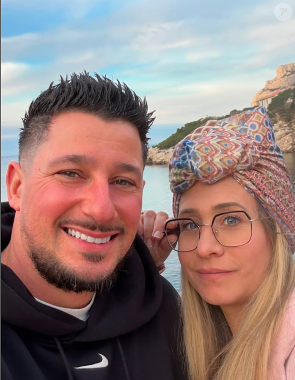 Et révèle garder de très mauvais souvenirs de l'école.
Emilie et Franck Fanich de 'Familles nombreuses' - 17 février 2025