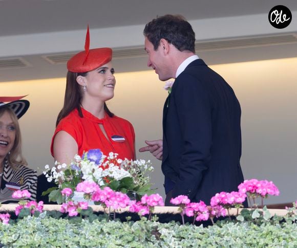 Eugenie a également expliqué que le nom de sa fille faisait écho à l'histoire anglaise et portugaise, deux pays que le couple considère comme ses foyers.

La princesse Eugenie d'York et son époux Jack Brooksbank lors de la cinquième et dernière journée du Royal Ascot, à l'hippodrome d'Ascot, dans le Berkshire, le 21 juin 2025.

© GOFF  / BESTIMAGE