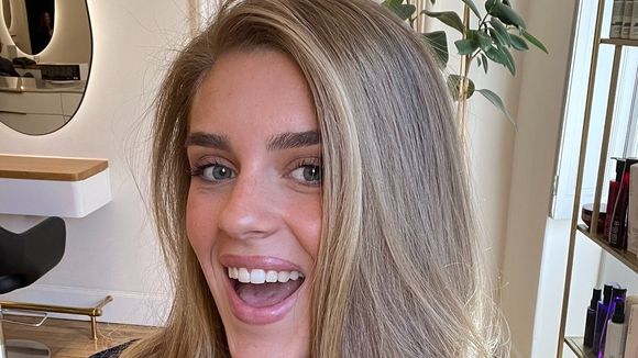 PORTRAIT Miss France 2026 : Qui est Léa Chabrel, la jeune femme à la chevelure de rêve et championne de France, élue Miss Midi-Pyrénées ?