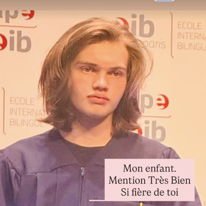 "Mon enfant. Mention Très Bien. Si fière de toi."

Marine Delterme fière de son fils aîné diplômé.