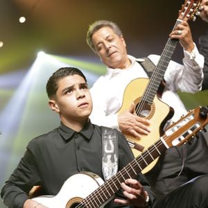 Chico Bouchikhi avec son petit fils, au Palais des Congrès, le 24 mai 2025.
Photo par © Guirec Coadic / Bestimage