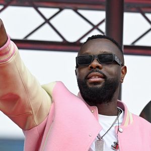 Show de de Gims lors du 105ème Prix d'Amérique à l'Hippodrome de Vincennes le 25 janvier 2026. © Lionel Urman/Bestimage