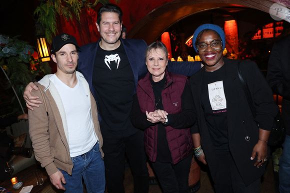 Jeremy Ferrari, Vincent Parisi, Dorothee et Claudia Tagbo assistent au lancement du livre de Vincent Parisi " 30 Minutes de Sport par jour pour tous " organisé par Five Eyes Production au Buddha Bar à Paris, France le 19 mars 2024 à Paris, France. Photo Jerome Domine/ABACAPRESS.COM