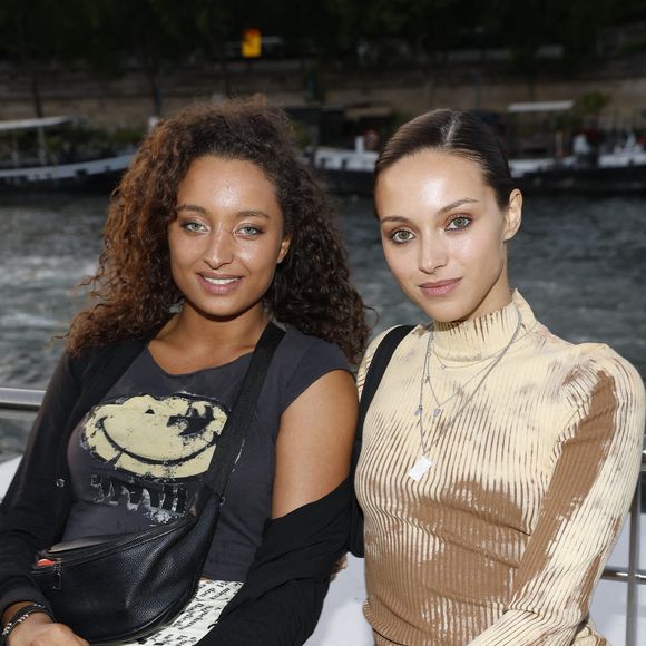 La fille de Yannick Noah témoigne sur les bienfaits de sa sobriété

Exclusif - Jenaye et Eleejah, les soeurs de Joalukas Noah lors de la soirée d'anniversaire de Joalukas Noah, fils de Yannick Noah et Isabelle Camus, pour ses 18 ans à Paris.

© Cyril Moreau / Bestimage