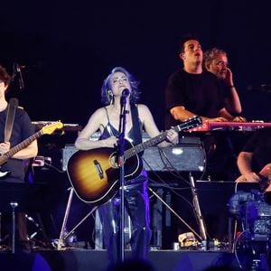 Keren Ann - Soirée du "Grand Concert de la fête de la musique" au Jardin des Tuileries, autour de la vasque olympique, présentée par D. Bürki et M. Bouhafsi et retransmis en direct sur France 2 à Paris le 21 juin 2025. © Marc Ausset-Lacroix - Jack Tribeca - Christophe Clovis / Bestimage
