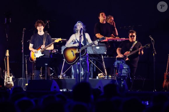 Keren Ann - Soirée du "Grand Concert de la fête de la musique" au Jardin des Tuileries, autour de la vasque olympique, présentée par D. Bürki et M. Bouhafsi et retransmis en direct sur France 2 à Paris le 21 juin 2025. © Marc Ausset-Lacroix - Jack Tribeca - Christophe Clovis / Bestimage