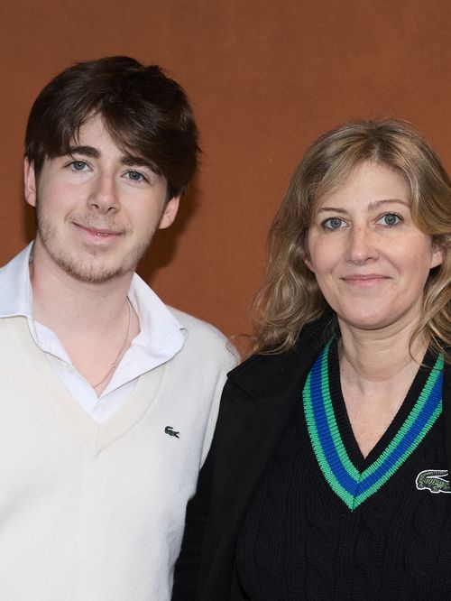 Oscar Bruel fête ses 23 ans en charmante compagnie : le fils de Patrick Bruel s'affiche main dans la main avec une ravissante brune