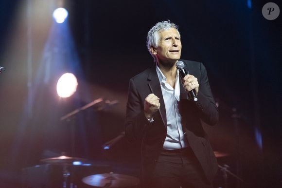 Nagui sur la scène du Gala de la Fondation Recherche Alzheimer placée sous le signe de l’émotion et du partage avec un concert unique sur le thème "2 générations chantent pour la 3ème" à l’Olympia à Paris le 17 mars 2025. © Olivier Borde - Bertrand Rindoff/Bestimage