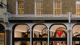 2000m², 55 pièces et des jardins : après 20 ans d'attente, Hermès ouvre une gigantesque maison en plein Londres