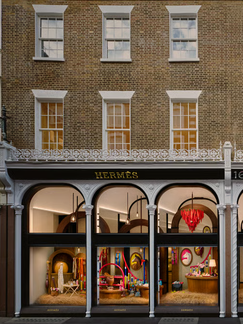 2000m², 55 pièces et des jardins : après 20 ans d'attente, Hermès ouvre une gigantesque maison en plein Londres