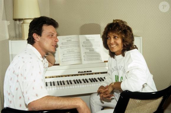 En France, à Paris, rendez-vous avec Chantal Nobel et Herbert Léonard à son domicile

Jean-Claude Colin via Bestimage
