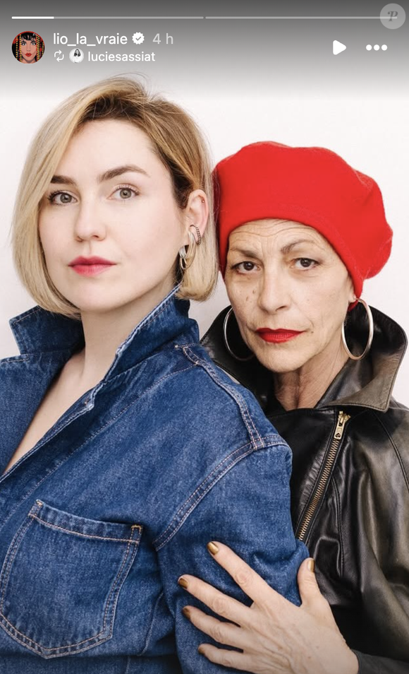 Sur le cliché, on peut voir Lio et la journaliste Chloé Thibaud