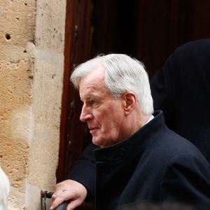 A l'instar de Michel Barnier, Édouard Balladur ou même Pierre Jean-Chalençon pour ne citer qu'eux...

Exclusif - Michel Barnier - Obsèques d'Alain Pompidou en l'église Saint-Louis-en-l'Île à Paris, le 18 décembre 2024. 
© Christophe Clovis / Bestimage