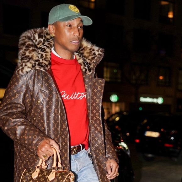 Exclusif - Pharrell Williams, nouvel ambassadeur de bonne volonté de l'Unesco, et sa femme Helen Lasichanh vont dîner dans un restaurant de Paris le 17 décembre 2024.