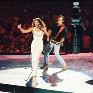 M6 diffusera le 3 septembre un documentaire célébrant les 30 ans de l’album "D’eux", le disque francophone le plus vendu au monde.

Archives - Céline Dion et Jean-Jacques Goldman - concert de Céline Dion au Stade de France à Paris. AGENCE / BESTIMAGE