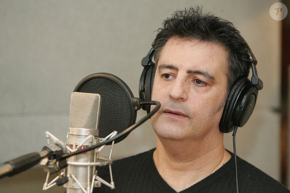 Auteur de 9 albums, ce titre n'en reste pas moins son morceau phare...


EXCLUSIF. Le chanteur français Phil Barney assiste à l'enregistrement du single pour les victimes d'Asie 'Quand la Terre est en Colère' au Studio Plus XXX au profit de la fondation Care. Paris, France, le 18 janvier 2005. Photos de Laurent Zabulon-Giancarlo Gorassini/ABACA.