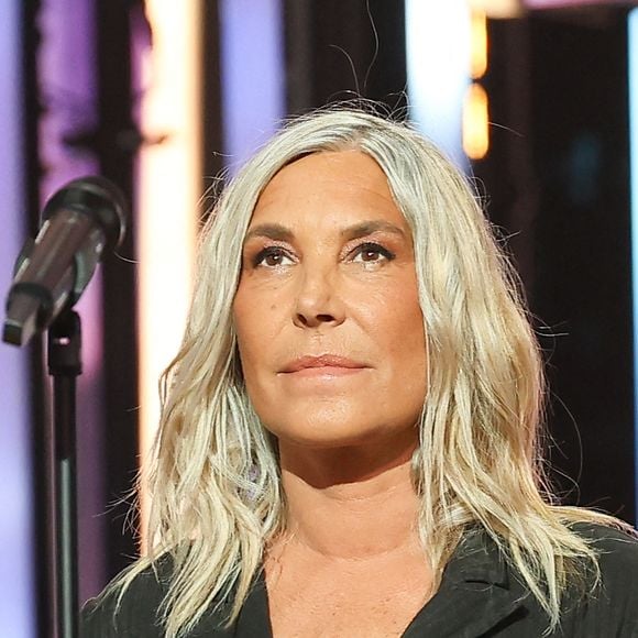 Lors d’un important festival, la chanteuse Zazie a été prise en charge après un imprévu survenu pendant sa prestation.

Zazie - Les personnalités se mobilisent lors de la 37ème édition du Téléthon sur le plateau de France 2, avec pour parrain Vianney. © Coadic Guirec / Bestimage