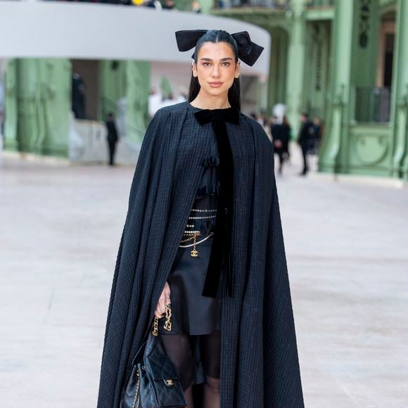 Dua Lipa au défilé Chanel au Grand Palais, "Collection Haute Couture Printemps/Eté 2025" lors de la Fashion Week de Paris (PFW), le 28 janvier 2025. 
© Olivier Borde / Bestimage