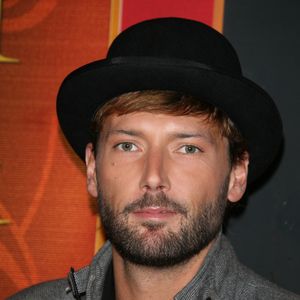 L'acteur Laurent Kerusore de l'émission 'Plus belle la vie' arrive pour la soirée d'ouverture du 'Cirque Phenix', à Paris, France, le 3 décembre 2007. Photo by Denis Guignebourg/ABACAPRESS.COM