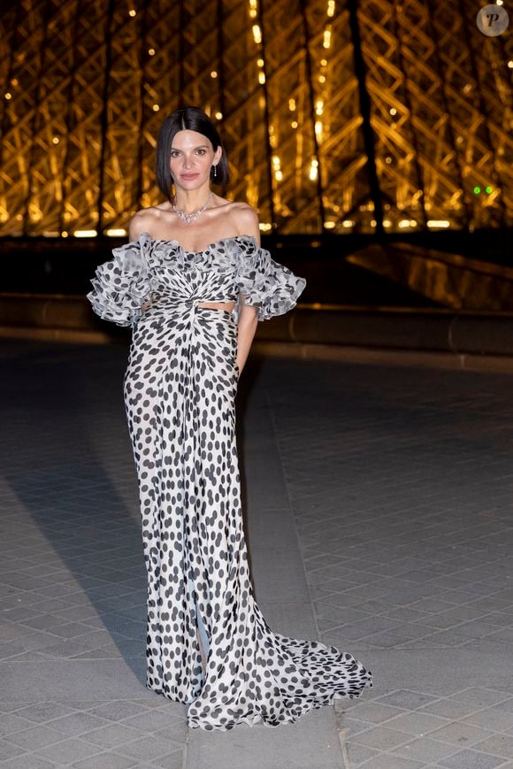 Alisa Volskaya - Photo Call du « Le Grand Diner du Louvre « lors de la Fashion Week  à Paris le 5 mars 2025. © Olivier Borde /Bestimage