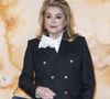 L'actrice de 82 ans a récemment levé le voile sur sa routine de soin, privilégiant la simplicité aux protocoles complexes.

Catherine Deneuve - Photo Call pour Le Défilé " Saint Laurent "Collection Prêt-à-Porter Automne/Hiver 2025-2026" lors de la Fashion Week de Paris (PFW), le 11 mars 2025. © Olivier Borde /Bestimage