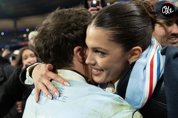 Exclusif - Antoine Dupont, Iris Mittenaere lors du match de rugby du Tournoi des Six Nations France contre Angleterre au Stade de France à Saint-Denis le 14 mars 2026.