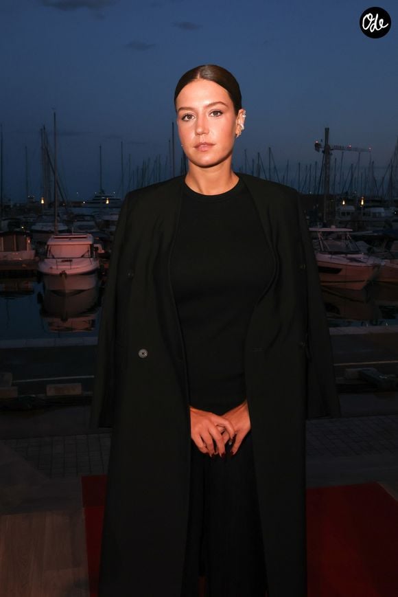 Exclusif - Adèle Exarchopoulos pose en backstage de l'émission "C à vous" lors du 79ème Festival International du Film de Cannes le 18 mai 2026. 

© Jack Tribeca / Bestimage