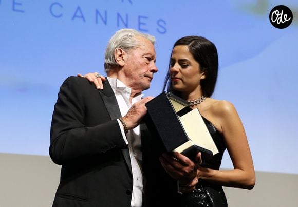 Alain Delon et sa fille Anouchka (Robe Elie Saab) - Remise de la Palme d'Honneur à Alain Delon lors du 72ème Festival International du Film de Cannes. On may 19th 2019
© Jacovides-Moreau / Bestimage