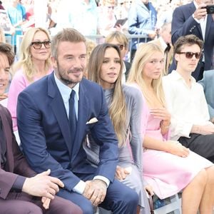 Tom Cruise figurait parmi les invités de marque.

11 juin 2026, Los Angeles, Californie, États-Unis : Tom Cruise, David Beckham, Victoria Beckham, Harper Beckham, Cruz Beckham et Jackie Apostel lors d'une cérémonie rendant hommage à l'actrice Jessica Chastain, à qui l'on a décerné une étoile sur le Walk of Fame d'Hollywood. (Crédit photo : © Nina Prommer/ZUMA Press Wire / Bestimage)