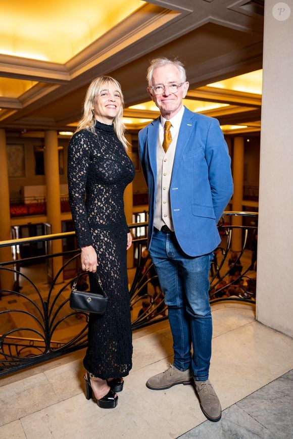 Mac Lesggy et Carole au défilé Stéphane Rolland Collection Haute Couture Automne/Hiver 2025-2026 lors de la Fashion Week de Paris (PFW) au théâtre des Champs-Élysées, à Paris, France, le 8 juillet 2025. © Pierre Perusseau/Bestimage