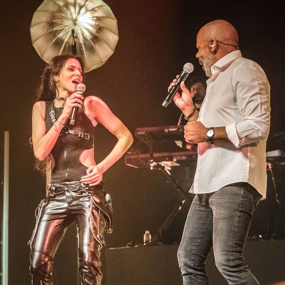 Exclusif - La chanteuse Shy'm en concert, avec son père Harry Marthe, aux Folies Bergère à Paris. Le 7 mars 2018
© Cyril Moreau / Bestimage