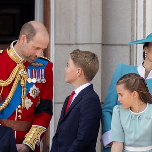 Le prince William, prince de Galles, Le prince Louis de Galles, Le prince George de Galles, Catherine (Kate) Middleton, princesse de Galles, La princesse Charlotte de Galles - Les membres de la famille royale britannique au balcon de Buckingham Palace lors de la cérémonie Trooping the Colour à Londres, le 14 juin 2025. 
© Goff Inf / Bestimage