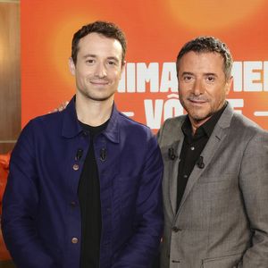 Hugo Clément et Bernard Montiel sur plateau de l'émission "Animalement Vôtre" présentée par B.Montiel et diffusée le 1er février 2026 sur France 3, à Paris, France, le 3 décembre 2025. © Jack Tribeca/Bestimage