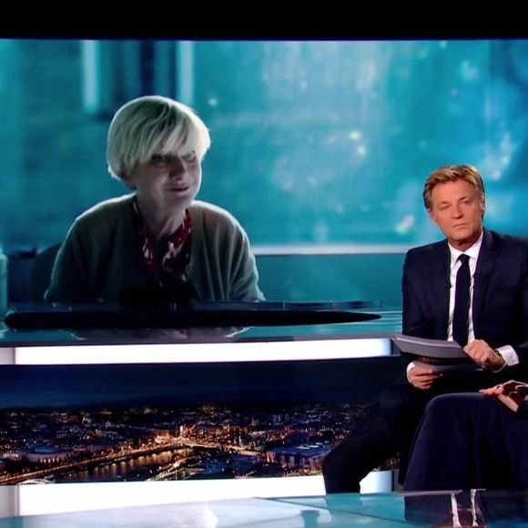 Joséphine Japy révèle être enceinte pour la première fois sur le plateau de 20h30 le dimanche face à Laurent Delahousse, le 7 décembre 2025  @France 2