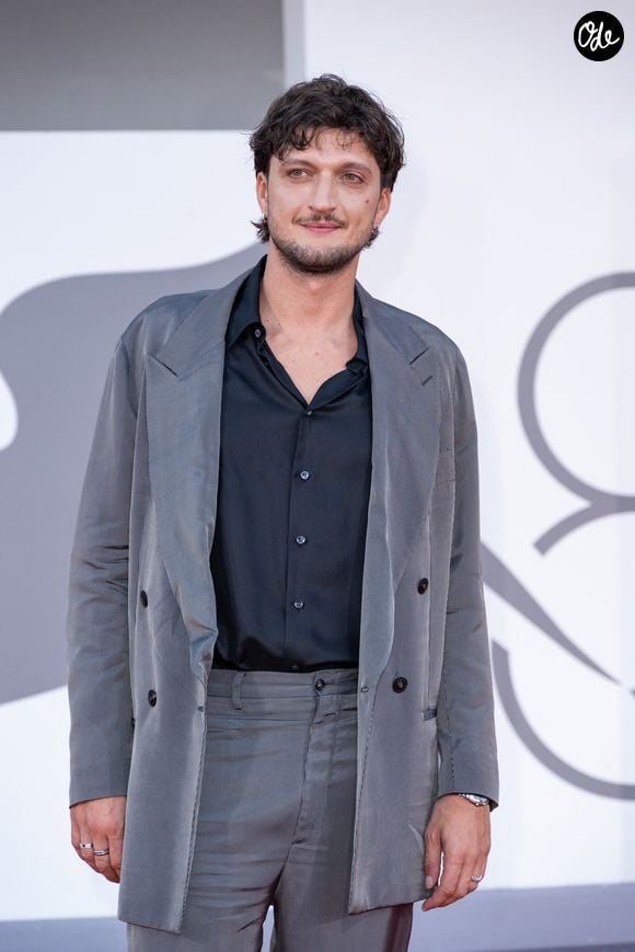 Andrea Lattanzi sur le tapis rouge de la 83ème édition de la Mostra de Venise, samedi 5 septembre 2026.

© SGP/Bestimage