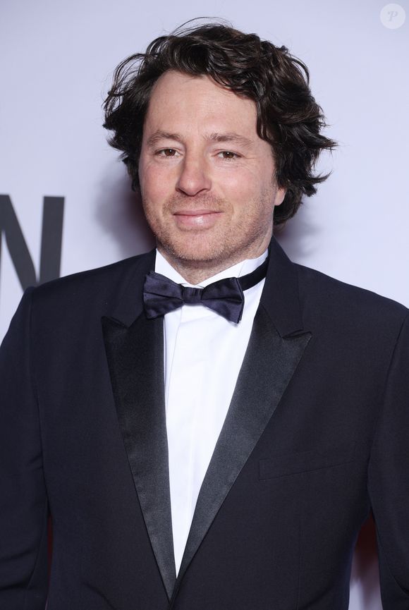 Jean Imbert, gagnant de la troisième saison du concours culinaire de M6, reçoit lui aussi une étoile pour "La Palme d'or", son restaurant situé à l'Hôtel Martinez à Cannes.
Jean Imbert - People au photocall de la soirée "GQ Men of the Year awards 2024" à l'hôtel Plaza à Paris. Le 20 novembre 2024
© Denis Guignebourg / Bestimage