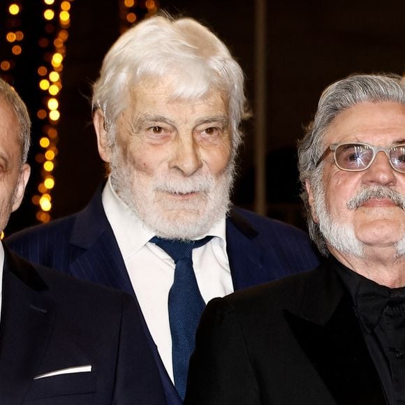 Emmanuel Salinger, Jacques Weber, Daniel Auteuil - Montée des marches du film " L'objet du délit " lors du 79ème Festival International du Film de Cannes, le 22 mai 2026. © Jacovides-Moreau / Bestimage